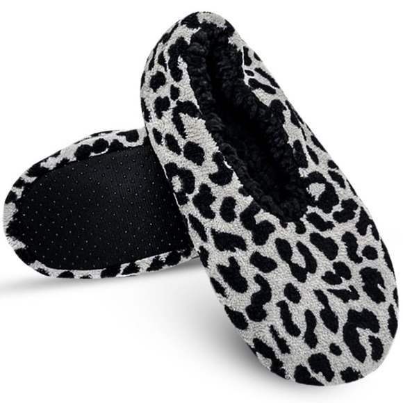 Isaac Mizrahi Shoes - 🌻5/$25 ISAAC MIZRAHI Cozy Sherpa Lined Women’s Fuzzy Slippers